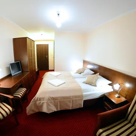 Resort Dworek Jamnenski 3*