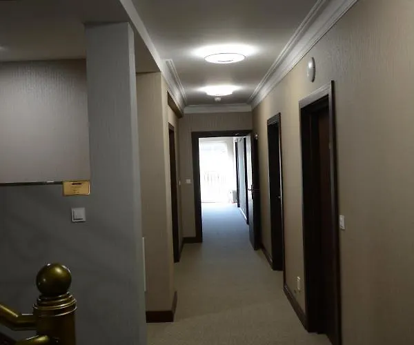 Dworek Jamnenski Θέρετρο Łazy