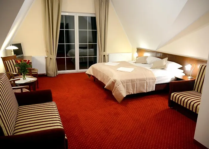 Dworek Jamnenski Θέρετρο Łazy